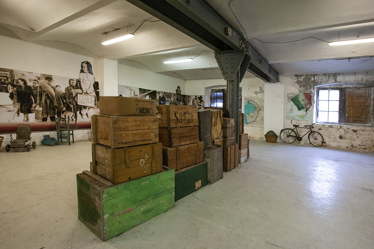 MAGAZZINO 18